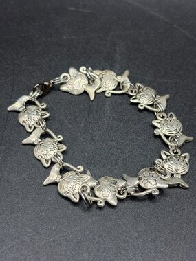 Vintage Kawaii Cat Kitty Kitten Animal Charm Silver Tone Metal Bracelet, Jewelry